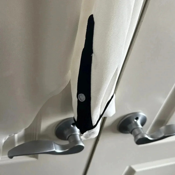 Beautiful white blouse with black detailing - Picture 3 of 5